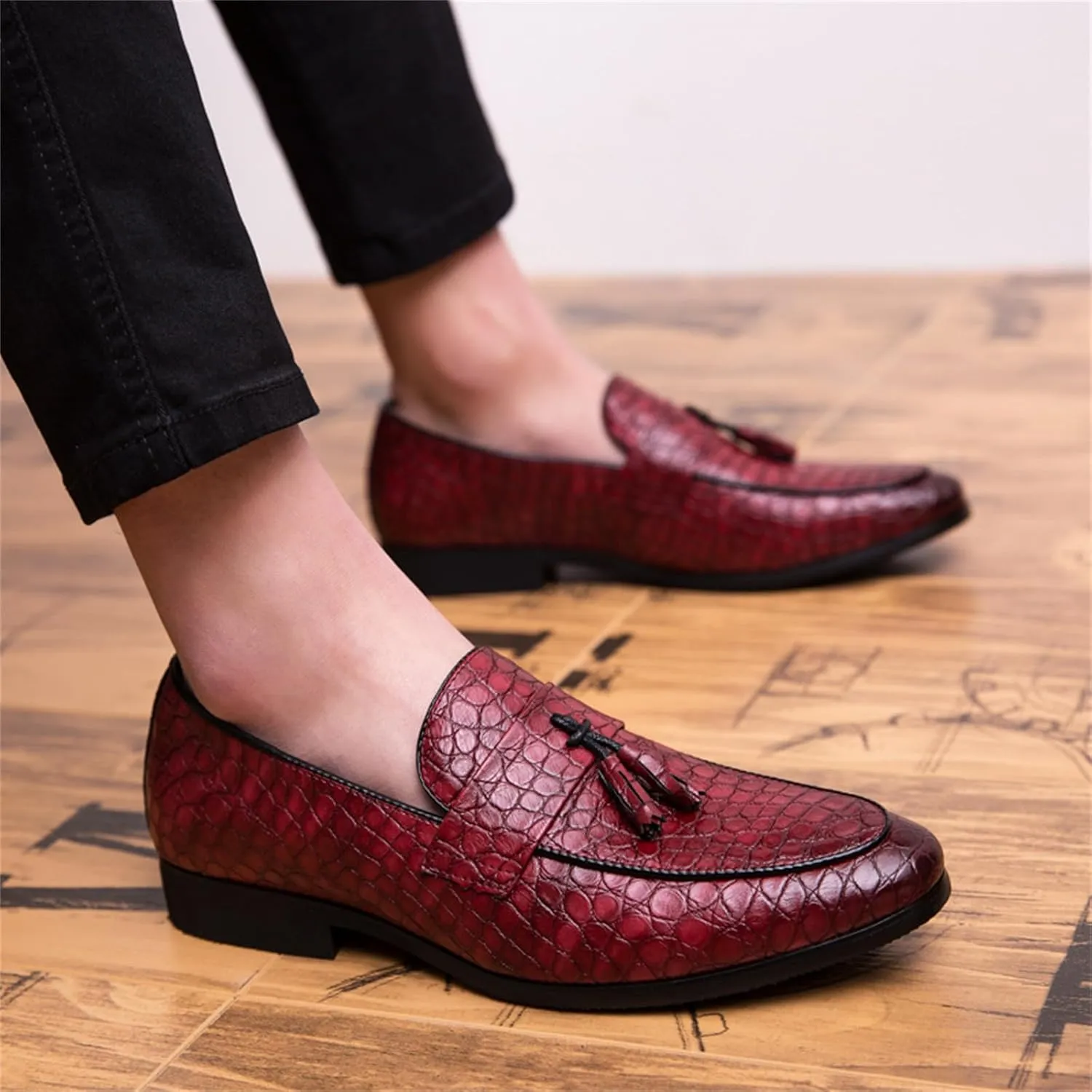 Men's Crocodile Printed Leather Tassel Loafers Classic Retro Slip-On Wing Tips Penny Dress Shoes for Party Dating Prom Business