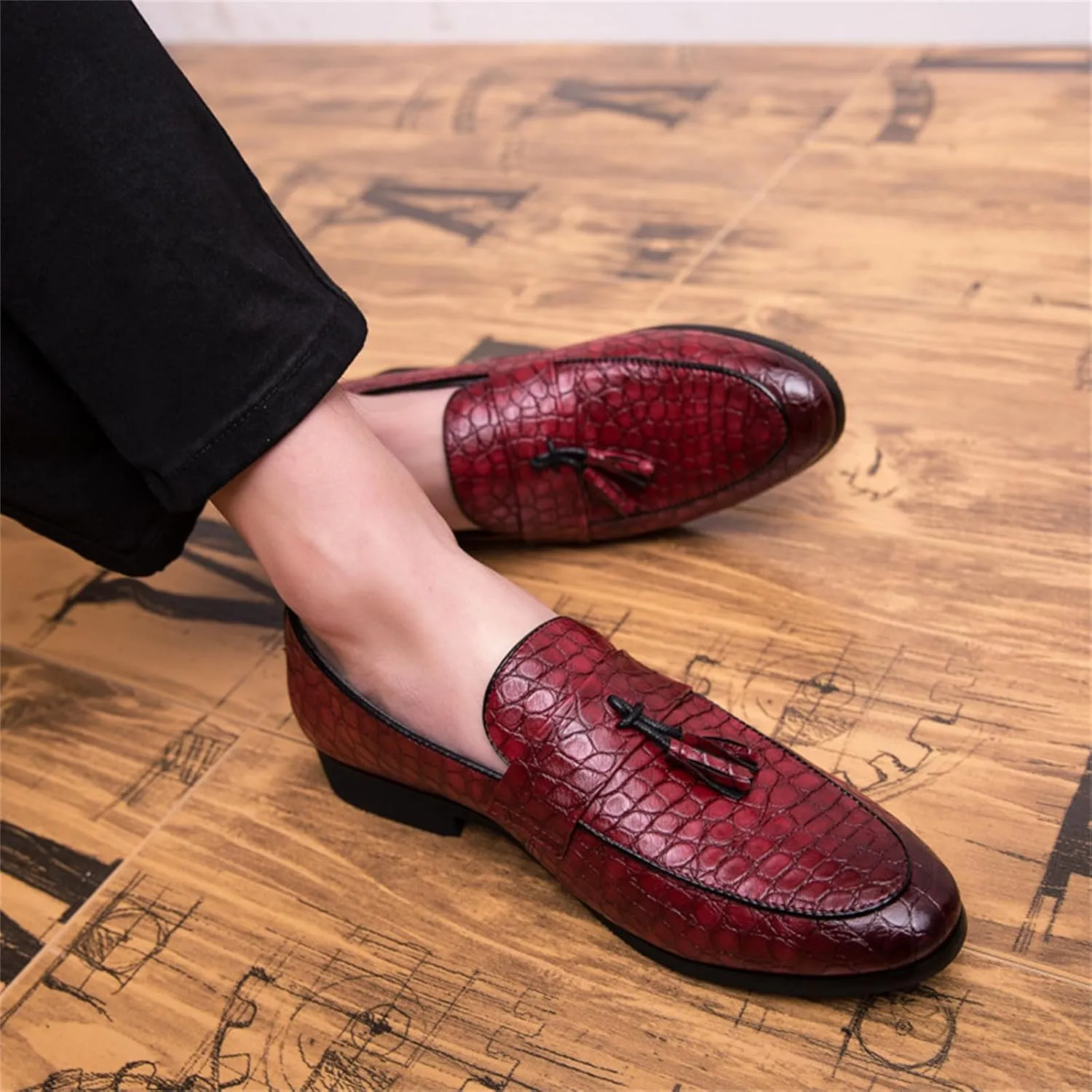 Men's Crocodile Printed Leather Tassel Loafers Classic Retro Slip-On Wing Tips Penny Dress Shoes for Party Dating Prom Business